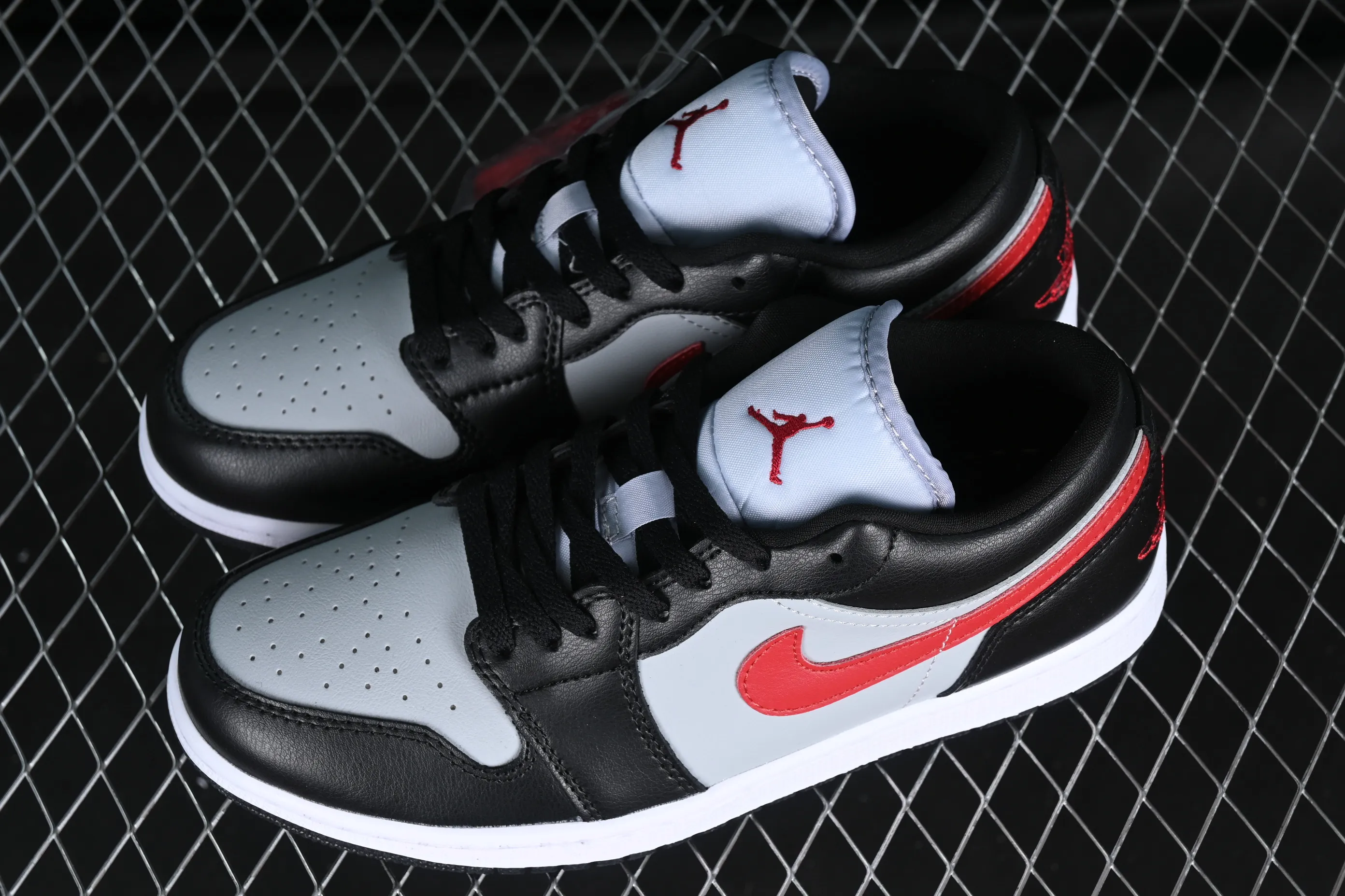 All categories Air Jordan Jordan series basketball shoes Air Jordan 1 Low Z version Air Jordan 1 Low AJ1 Joe 1 black gray red hook low-top cultural basketball shoes DC0774-062
